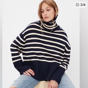 GAP Navy and White 24/7 Split Hen Turtleneck Sweater